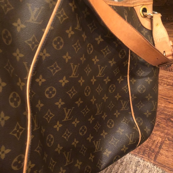 Classic Louis Vuitton large bag - Picture 13 of 15